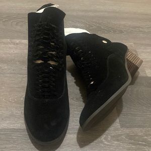 Cute suede ankle boots!